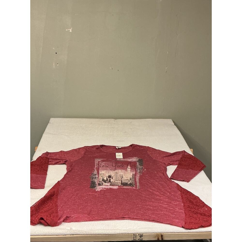 Women’s Red New York Graphic Lace-Sleeve Blouse Sz 14/16. NWT, 3372.